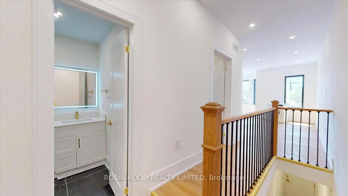 Photo 4 of Unit Unit 2, 239 Christie Street, Toronto, The Annex — HOMEH
