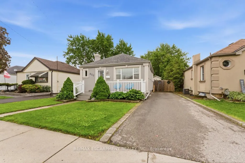 Photo 1 of 137 Cochrane Road, Hamilton, Glenview — HOMEH