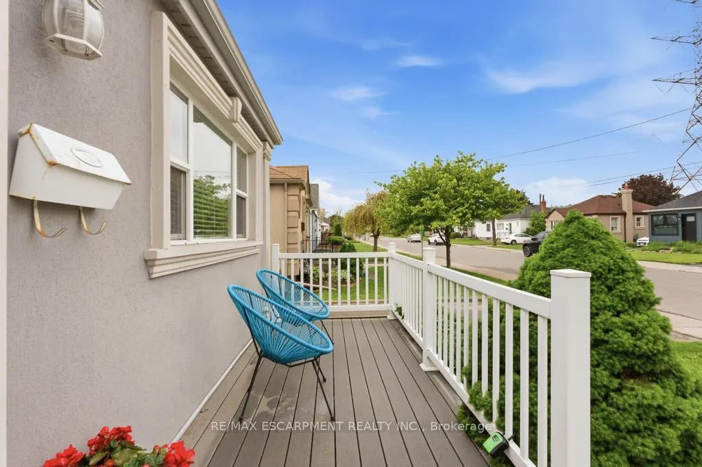 Photo 3 of 137 Cochrane Road, Hamilton, Glenview — HOMEH