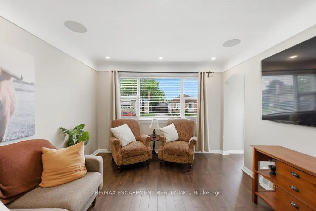 Photo 5 of 137 Cochrane Road, Hamilton, Glenview — HOMEH