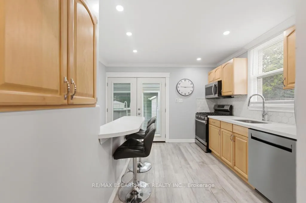 Photo 8 of 137 Cochrane Road, Hamilton, Glenview — HOMEH