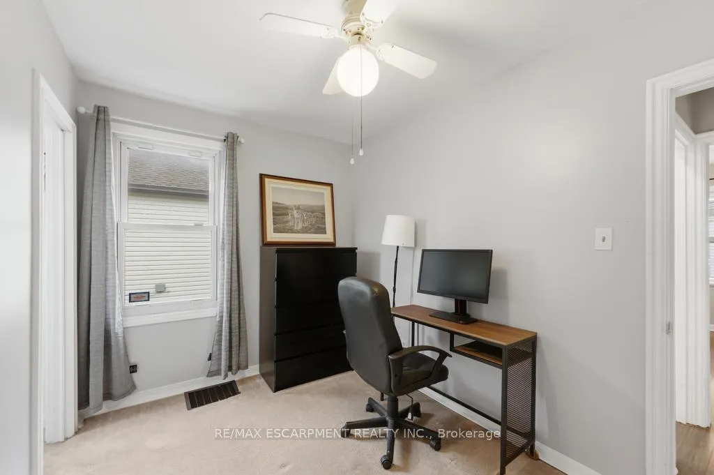 Photo 12 of 137 Cochrane Road, Hamilton, Glenview — HOMEH