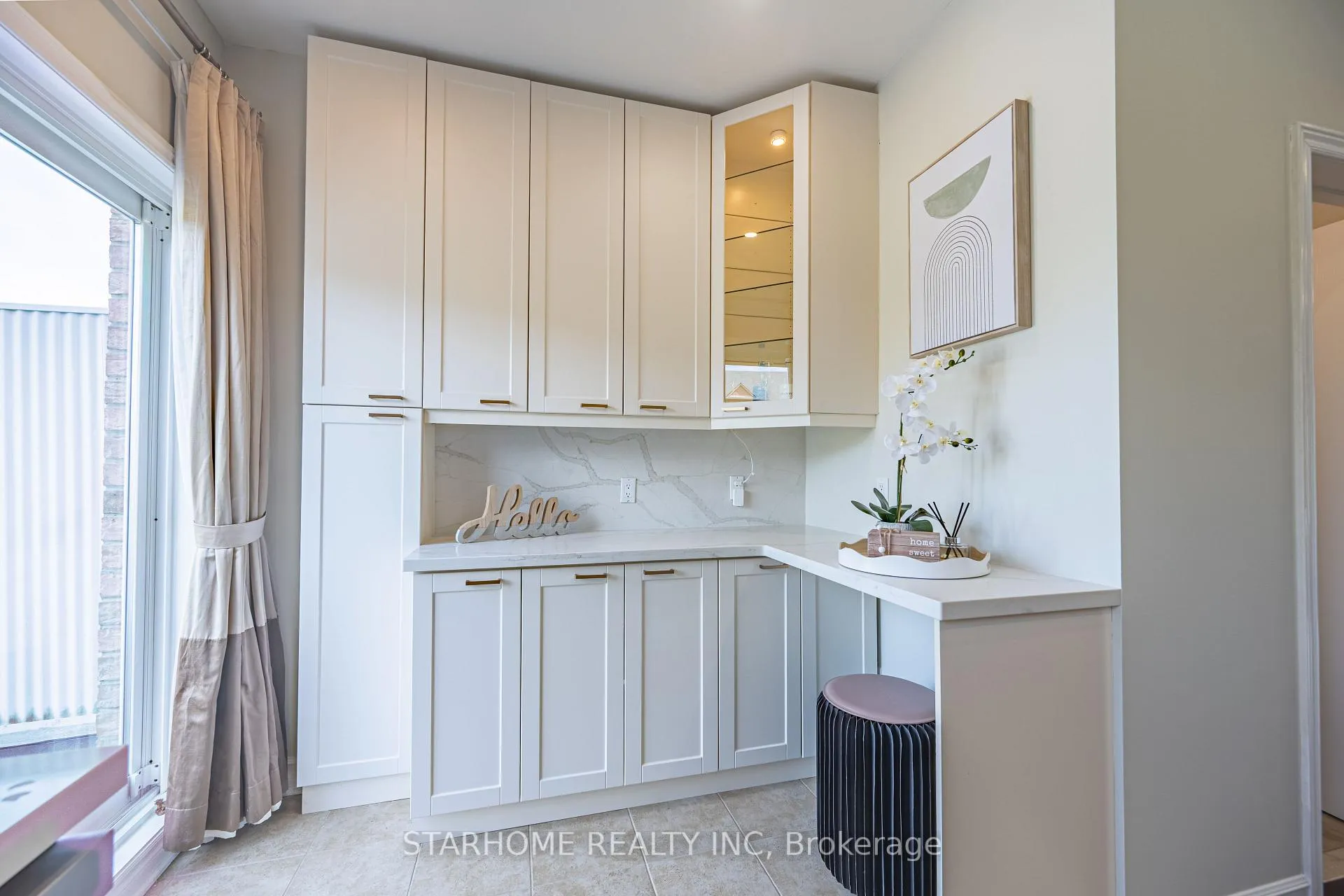 Photo 3 of 302 South Park Road, Markham, Commerce Valley — HOMEH
