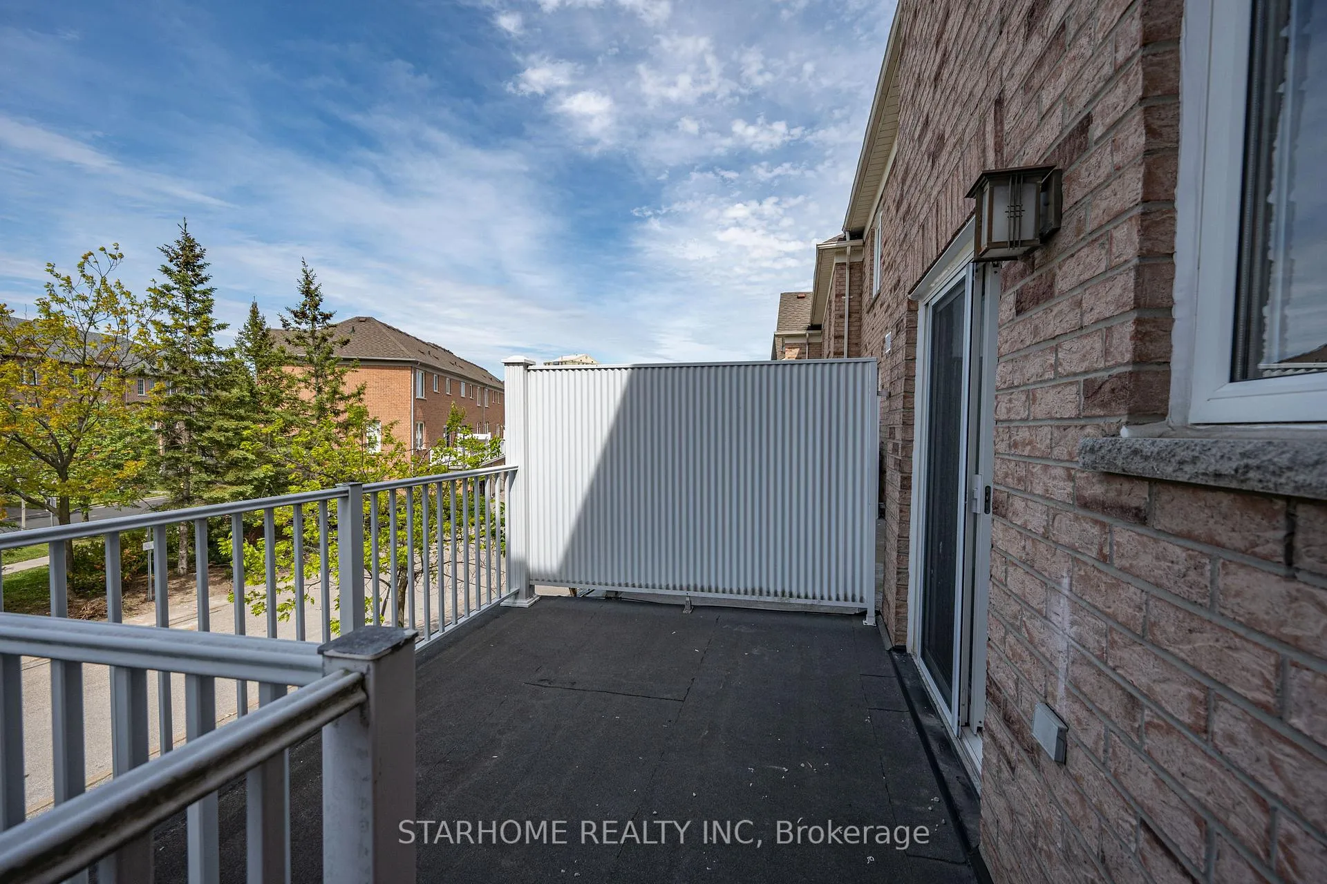 Photo 4 of 302 South Park Road, Markham, Commerce Valley — HOMEH