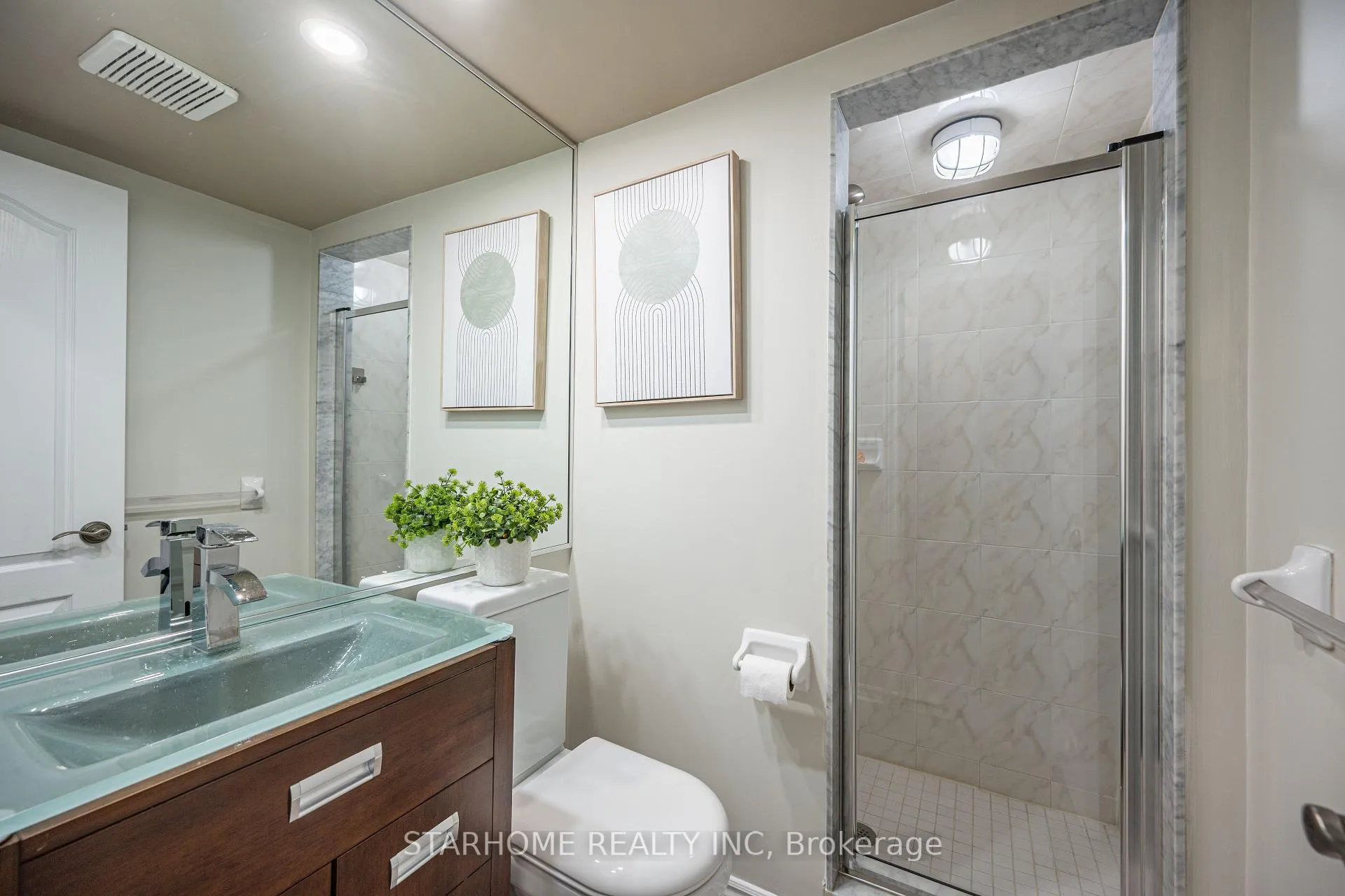 Photo 9 of 302 South Park Road, Markham, Commerce Valley — HOMEH