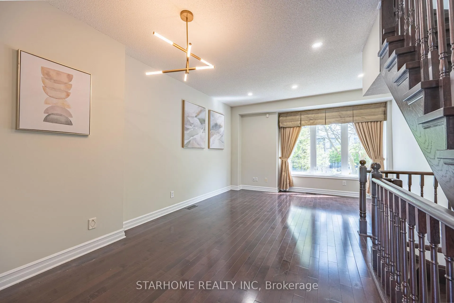 Photo 10 of 302 South Park Road, Markham, Commerce Valley — HOMEH
