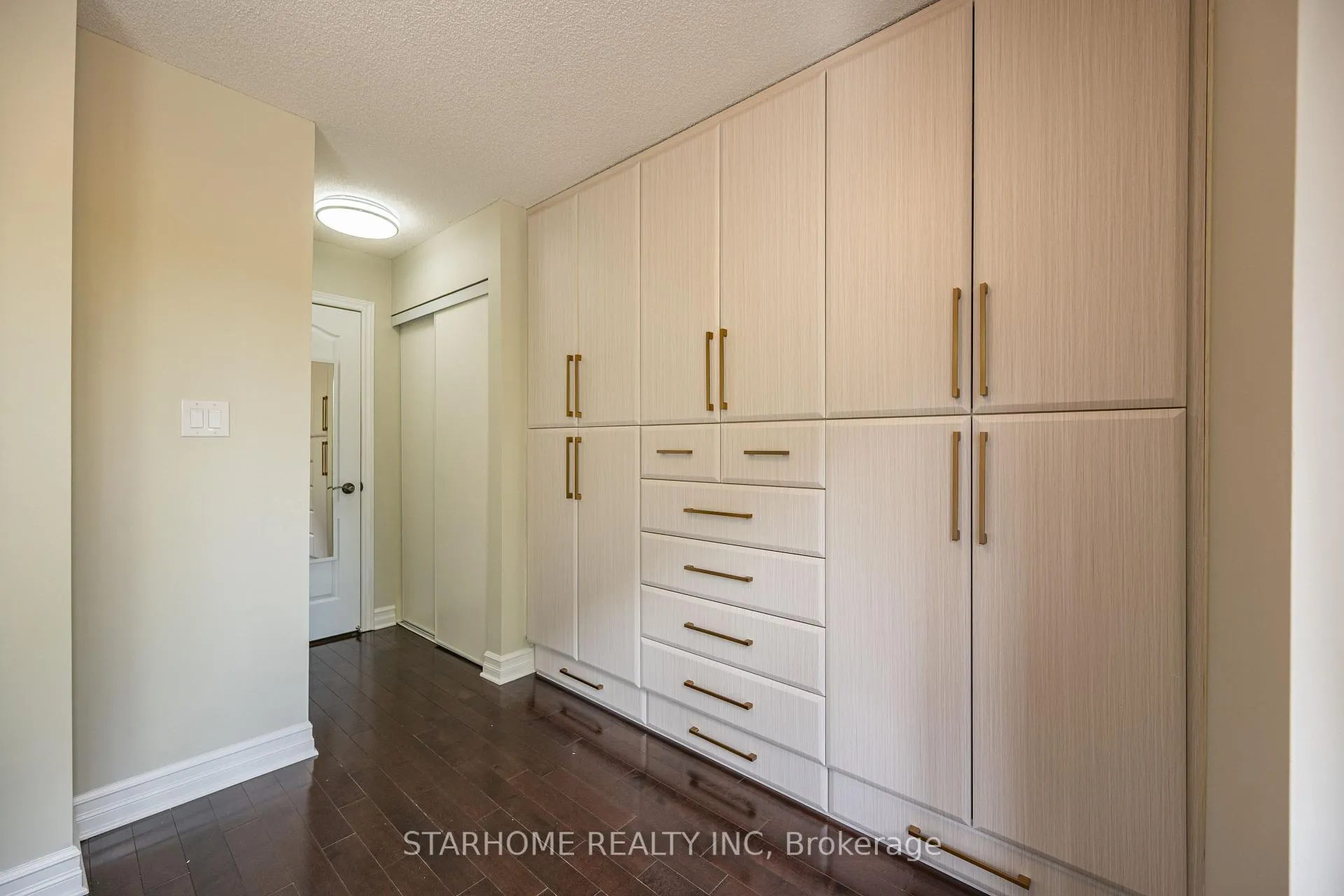 Photo 16 of 302 South Park Road, Markham, Commerce Valley — HOMEH