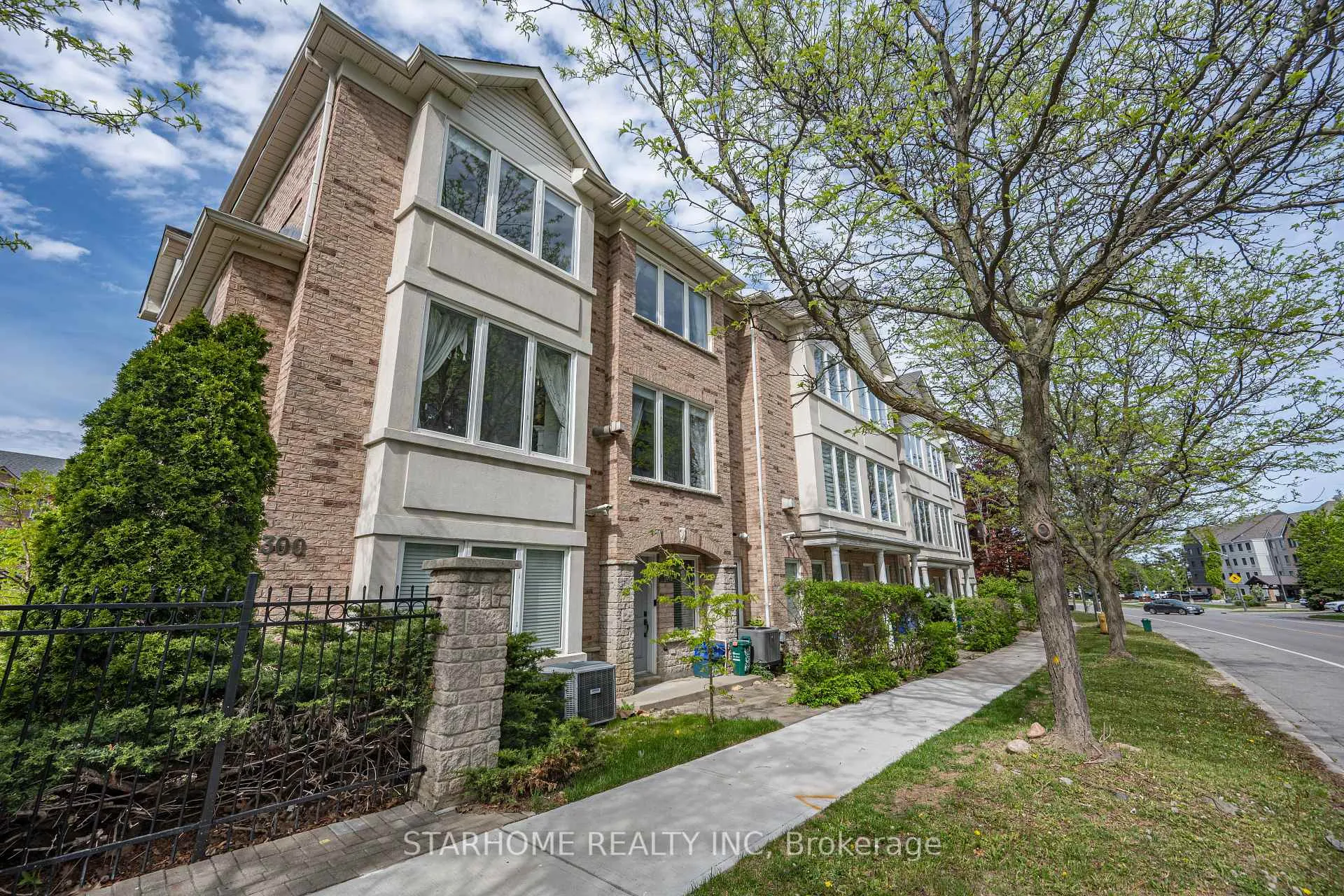 Photo 22 of 302 South Park Road, Markham, Commerce Valley — HOMEH
