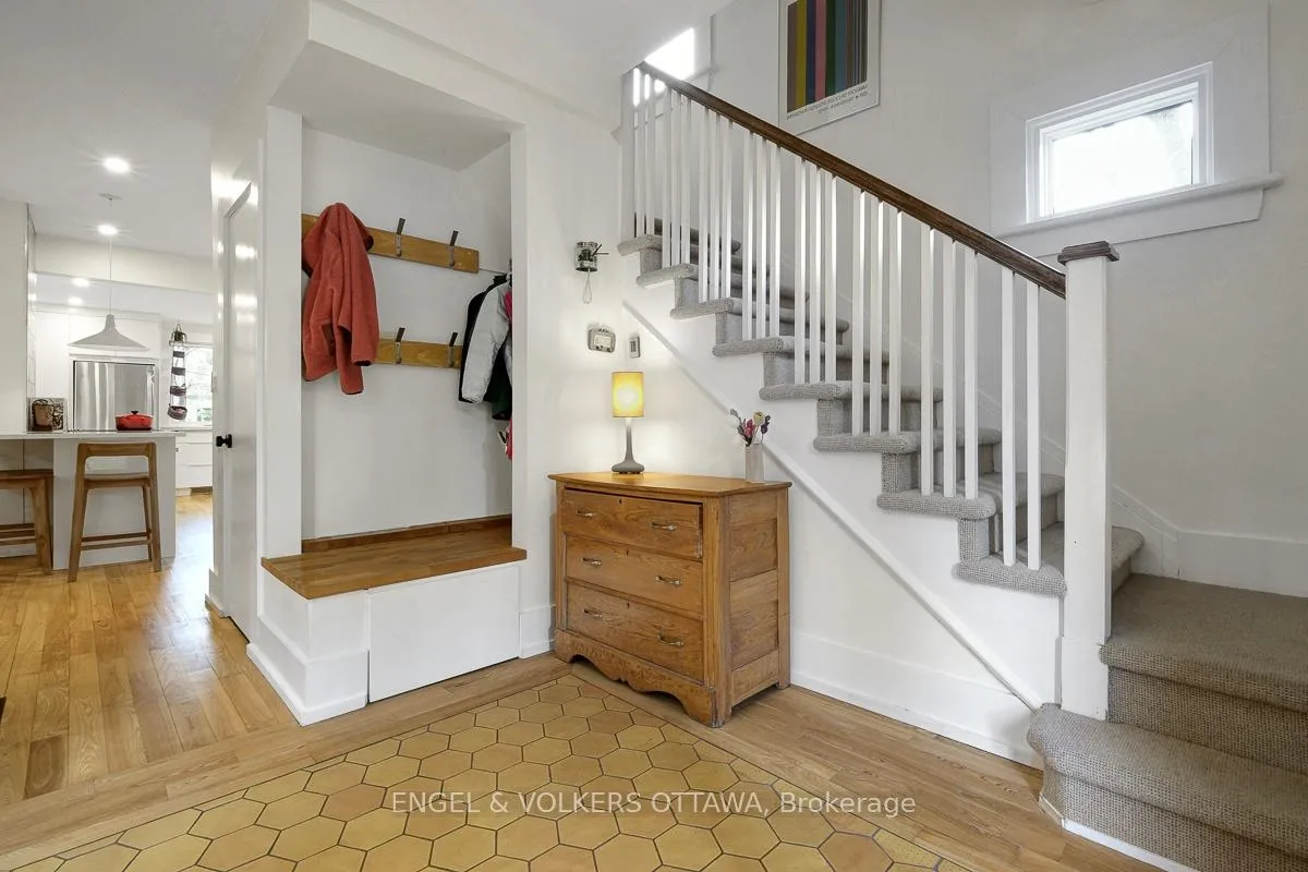 Photo 6 of 618 Edison Avenue, Ottawa, McKellar/Highland — HOMEH