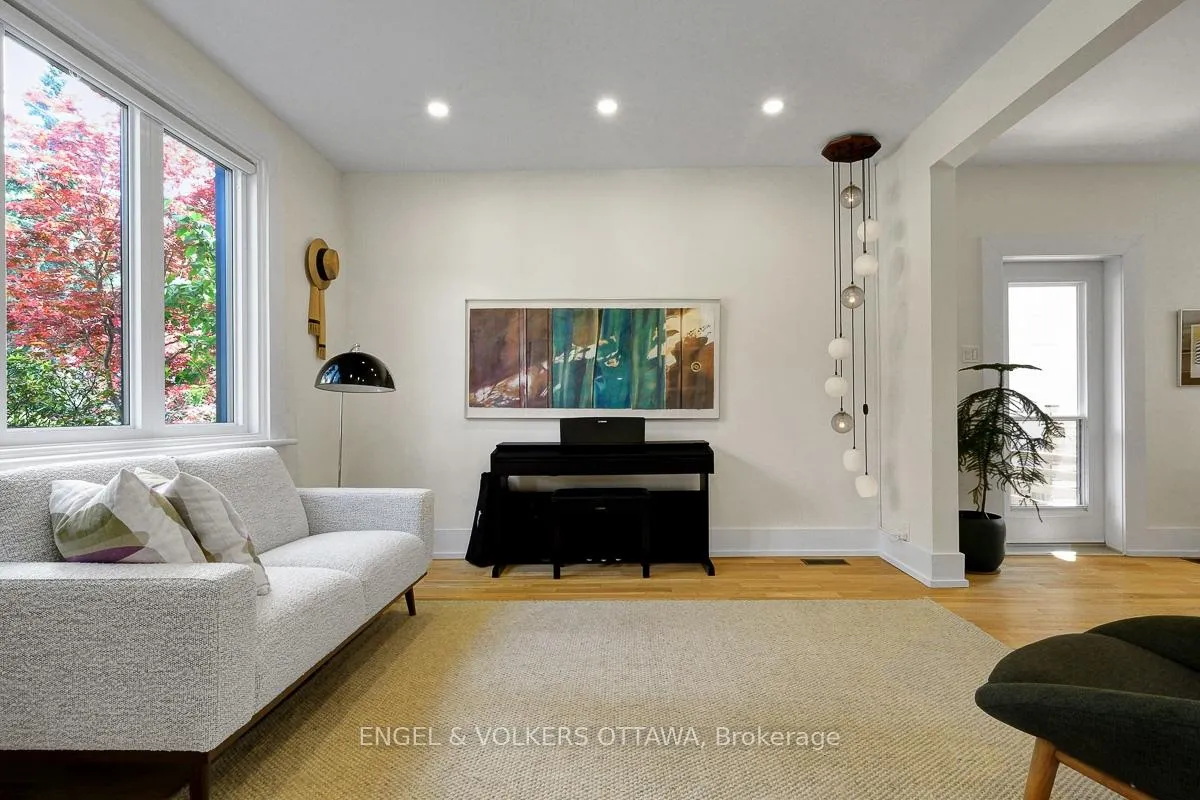 Photo 9 of 618 Edison Avenue, Ottawa, McKellar/Highland — HOMEH
