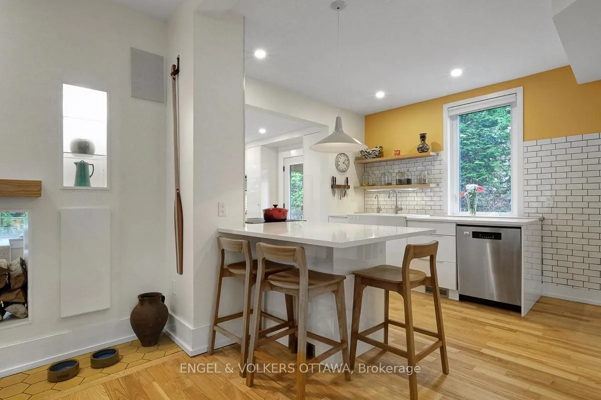 Photo 13 of 618 Edison Avenue, Ottawa, McKellar/Highland — HOMEH