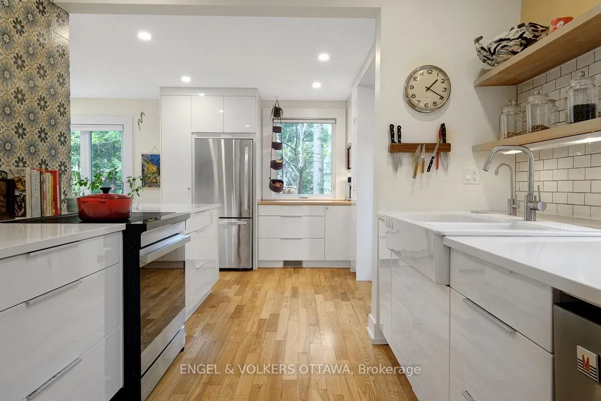 Photo 15 of 618 Edison Avenue, Ottawa, McKellar/Highland — HOMEH