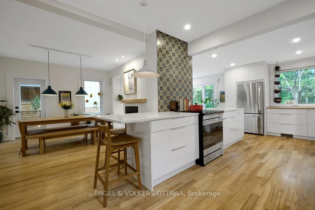 Photo 16 of 618 Edison Avenue, Ottawa, McKellar/Highland — HOMEH