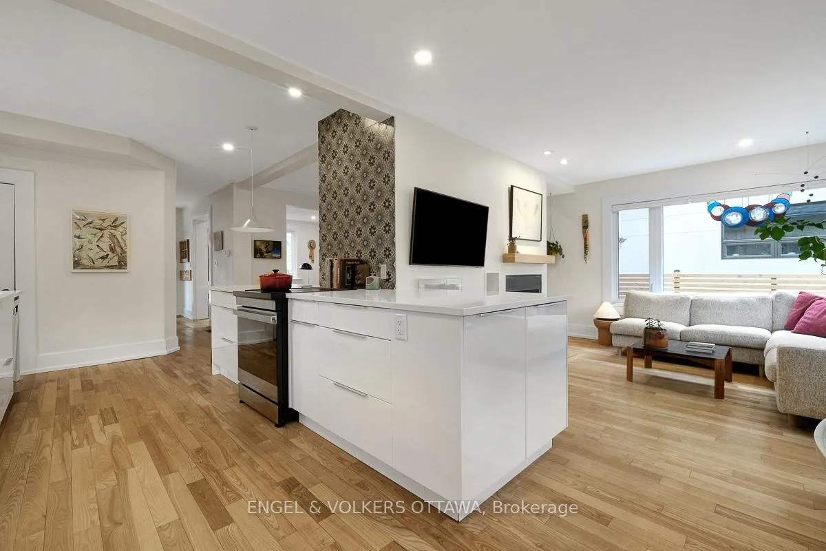 Photo 19 of 618 Edison Avenue, Ottawa, McKellar/Highland — HOMEH