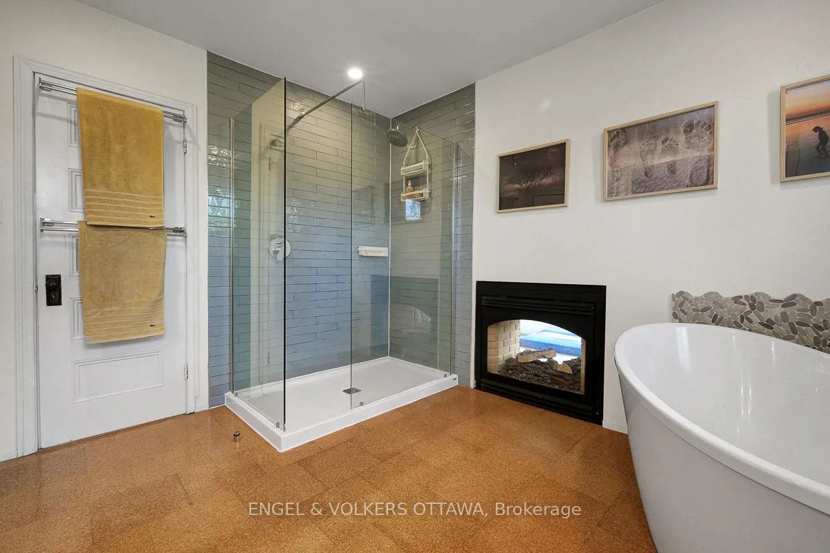 Photo 30 of 618 Edison Avenue, Ottawa, McKellar/Highland — HOMEH