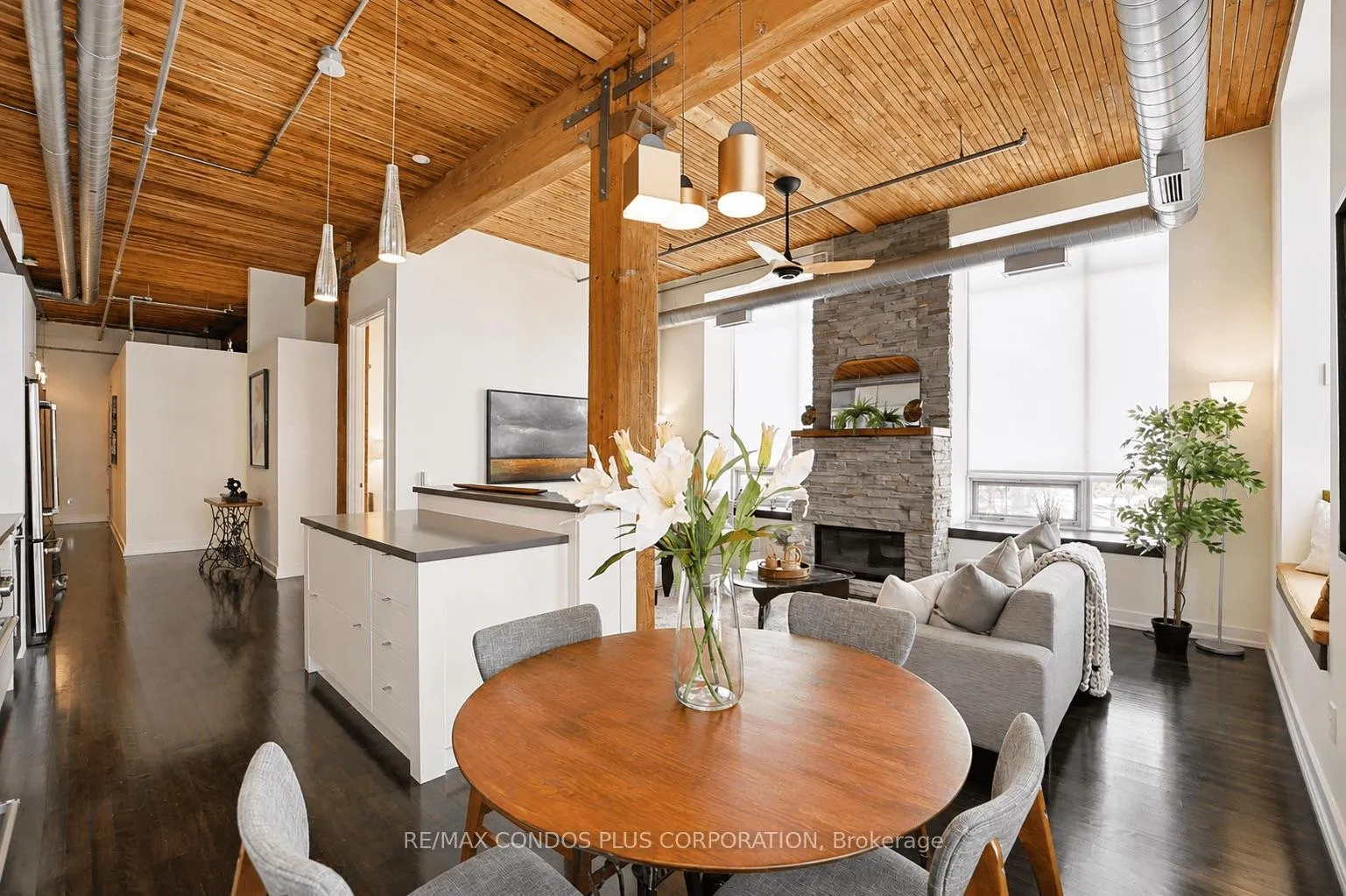 Photo 6 of Unit 225, 993 Queen Street W, Toronto, Niagara — HOMEH