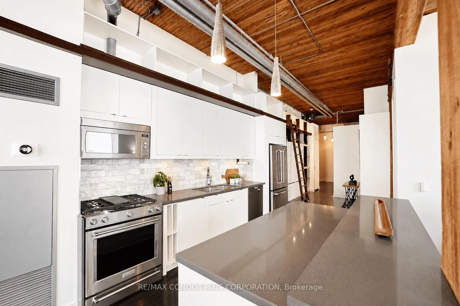 Photo 9 of Unit 225, 993 Queen Street W, Toronto, Niagara — HOMEH