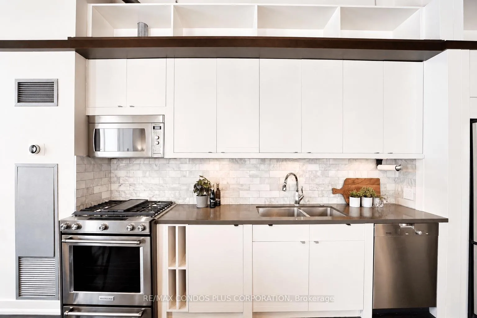 Photo 23 of Unit 225, 993 Queen Street W, Toronto, Niagara — HOMEH