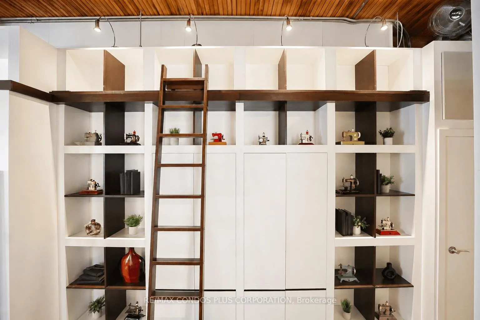 Photo 26 of Unit 225, 993 Queen Street W, Toronto, Niagara — HOMEH