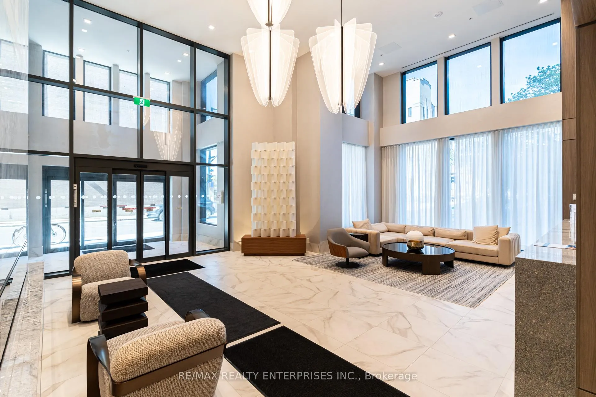 Photo 3 of Unit 2402, 75 James Street S, Hamilton, Corktown — HOMEH