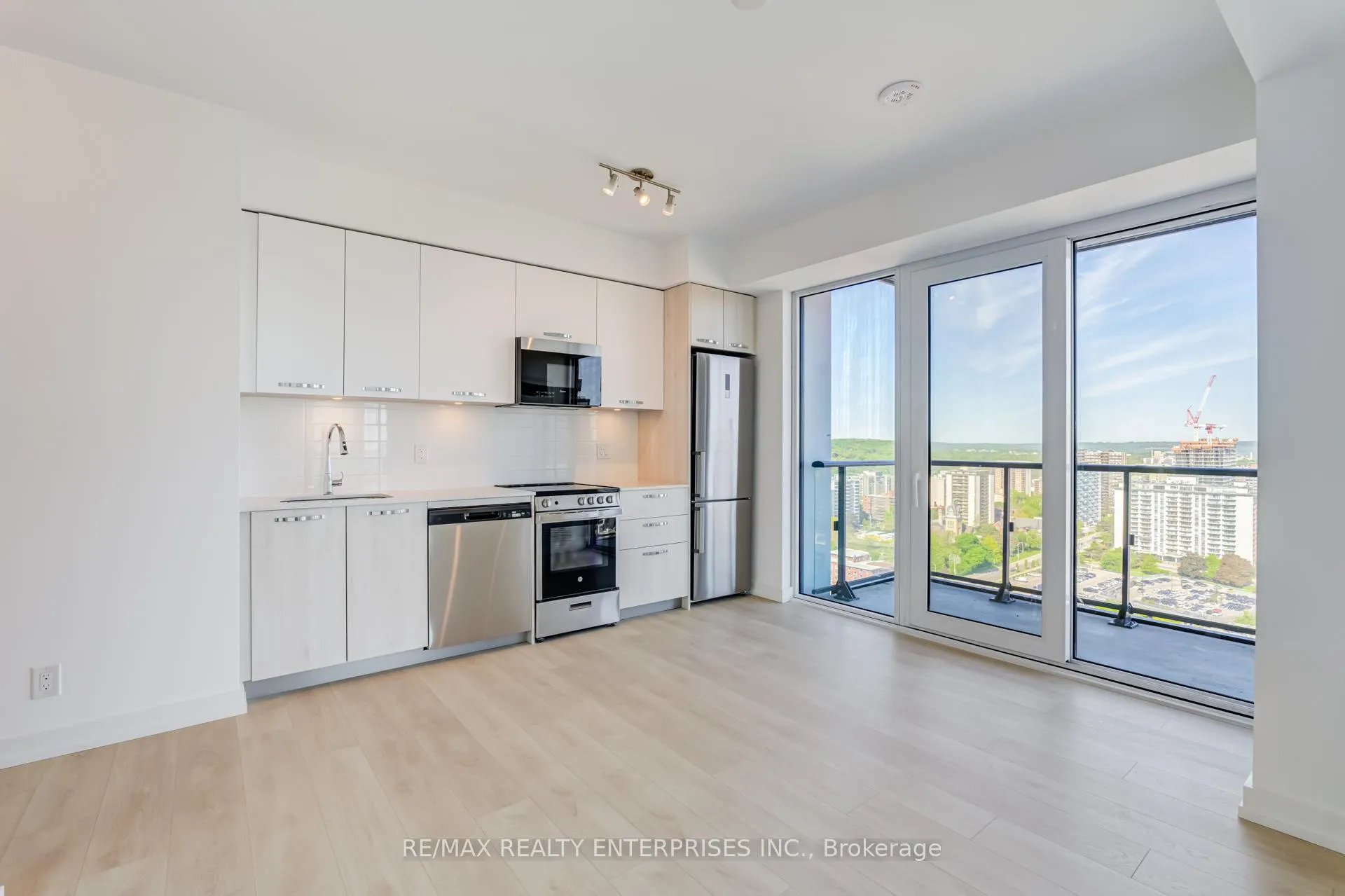 Photo 8 of Unit 2402, 75 James Street S, Hamilton, Corktown — HOMEH