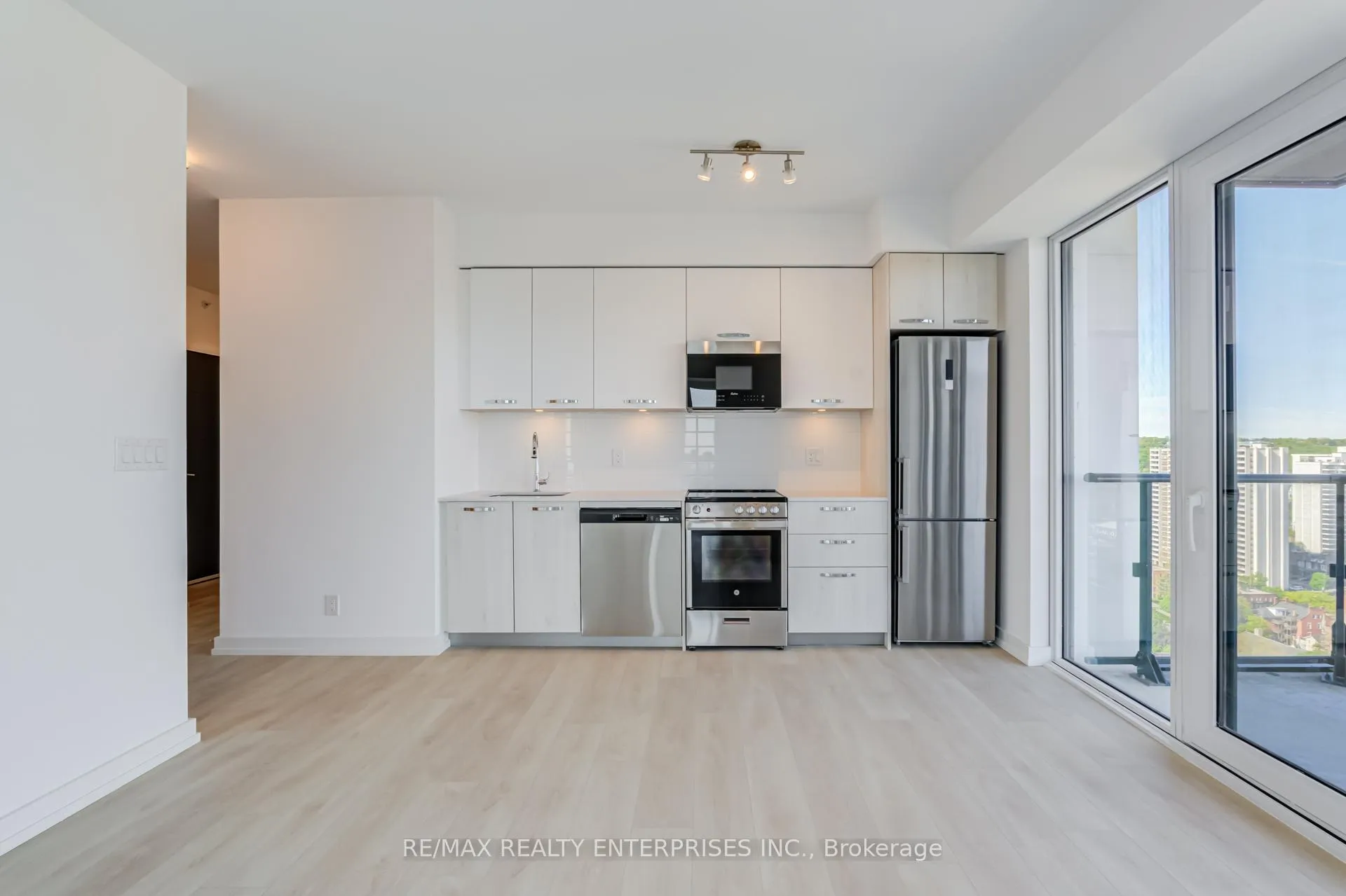 Photo 12 of Unit 2402, 75 James Street S, Hamilton, Corktown — HOMEH