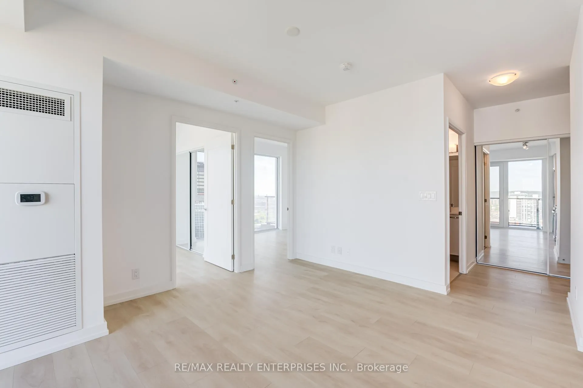 Photo 13 of Unit 2402, 75 James Street S, Hamilton, Corktown — HOMEH