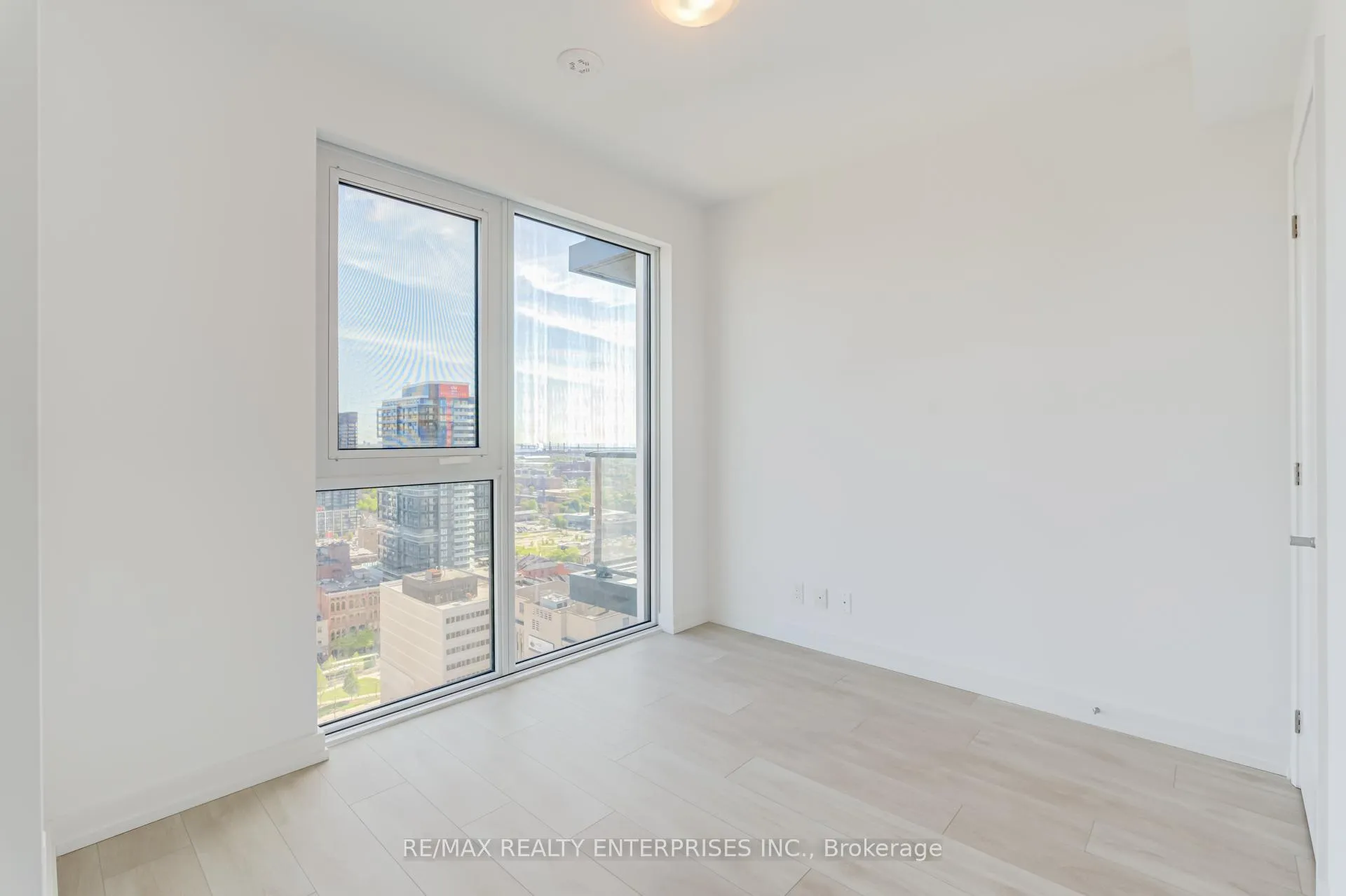 Photo 16 of Unit 2402, 75 James Street S, Hamilton, Corktown — HOMEH