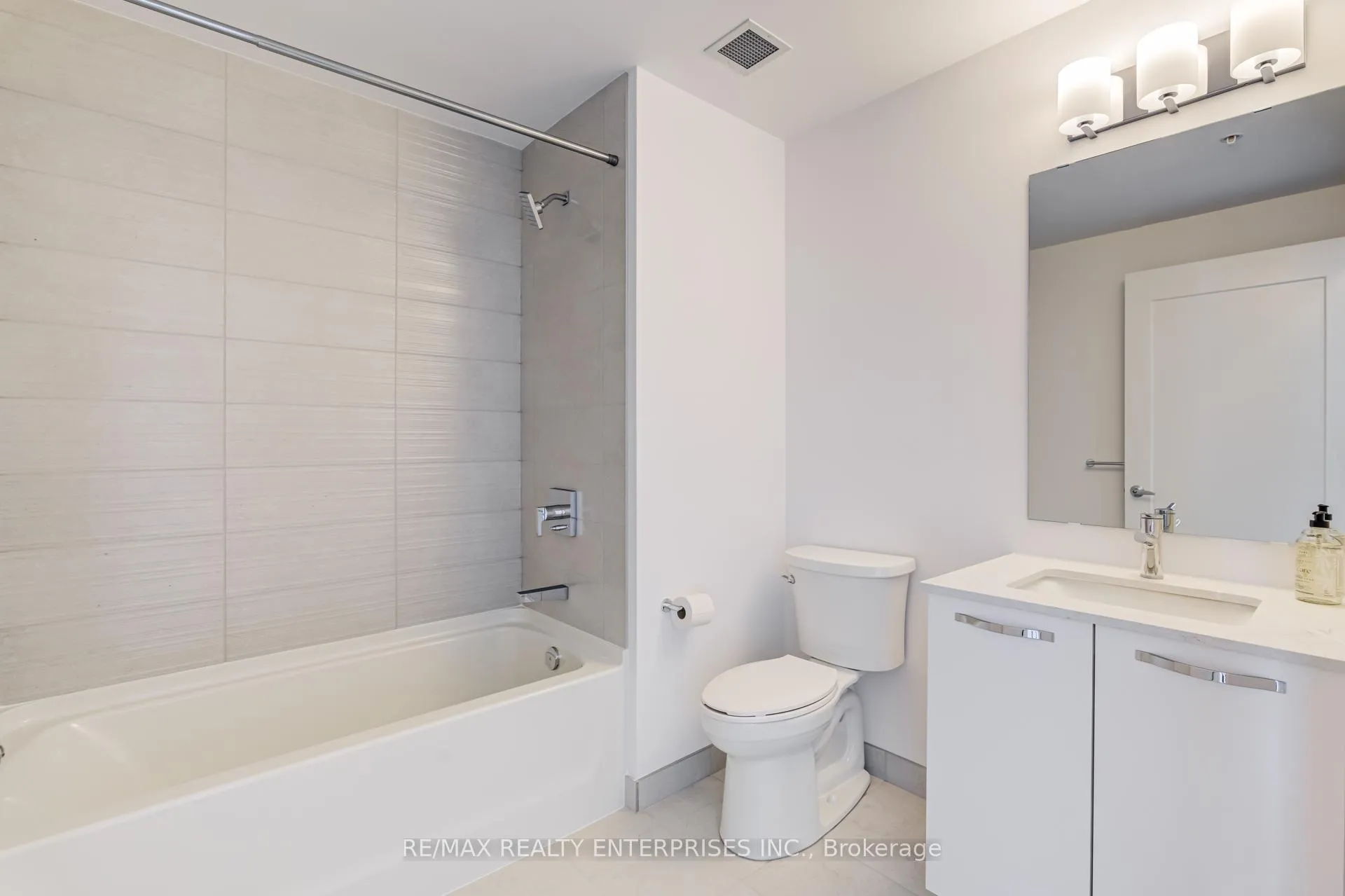 Photo 19 of Unit 2402, 75 James Street S, Hamilton, Corktown — HOMEH
