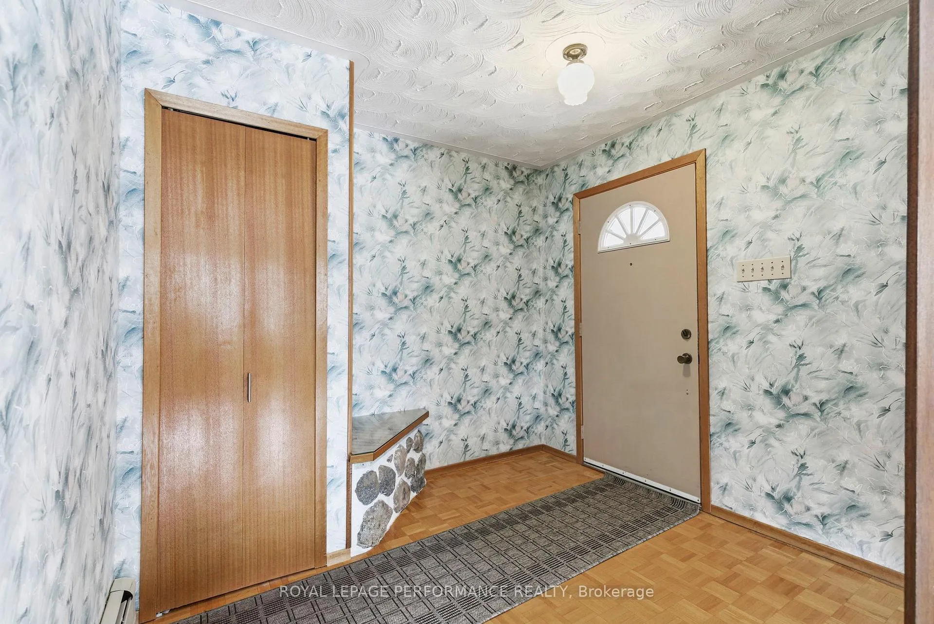 Photo 5 of 166 McCormick Road, North Glengarry, Alexandria — HOMEH