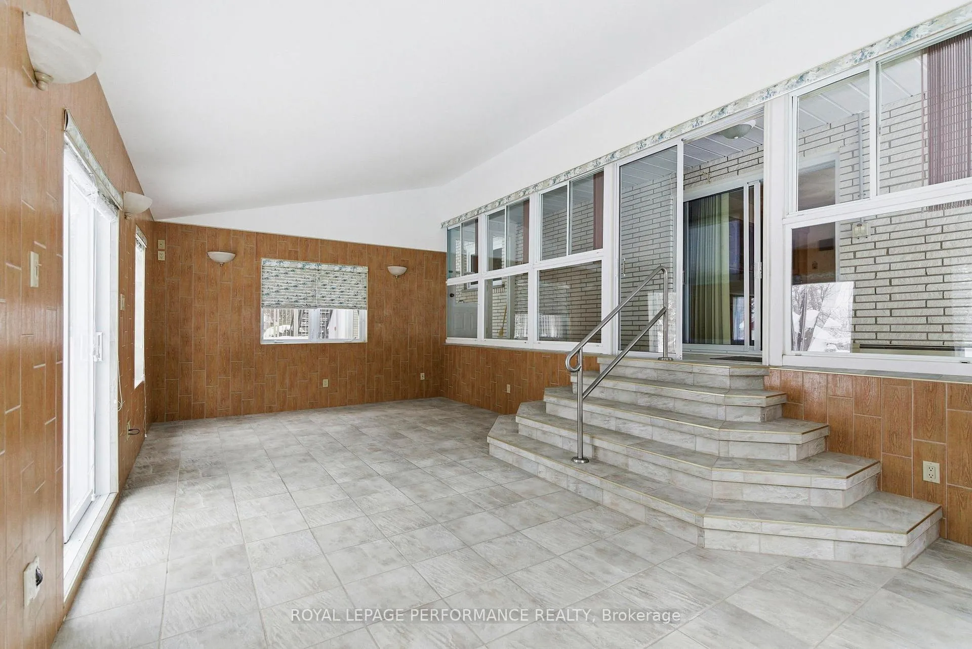 Photo 24 of 166 McCormick Road, North Glengarry, Alexandria — HOMEH