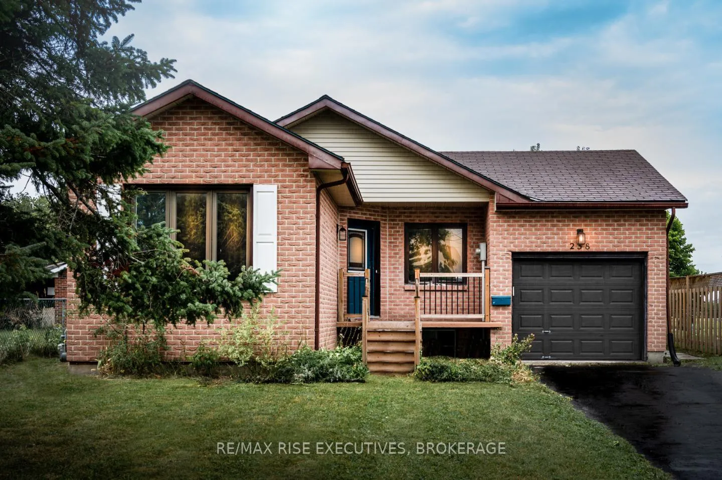 Front of Unit 2, 258 Kingscourt Avenue