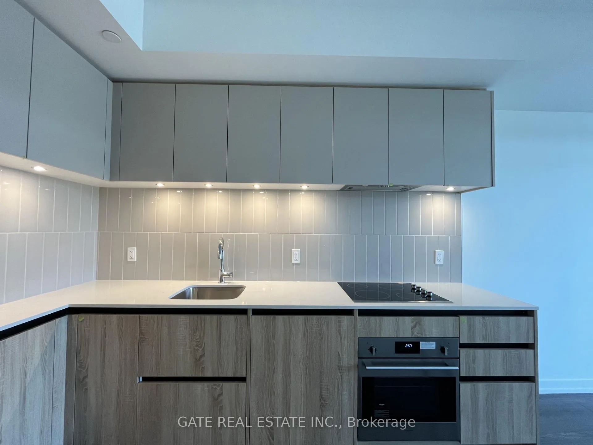 Photo 4 of Unit C-317, 8 Beverley Glen Boulevard, Vaughan, Beverley Glen — HOMEH