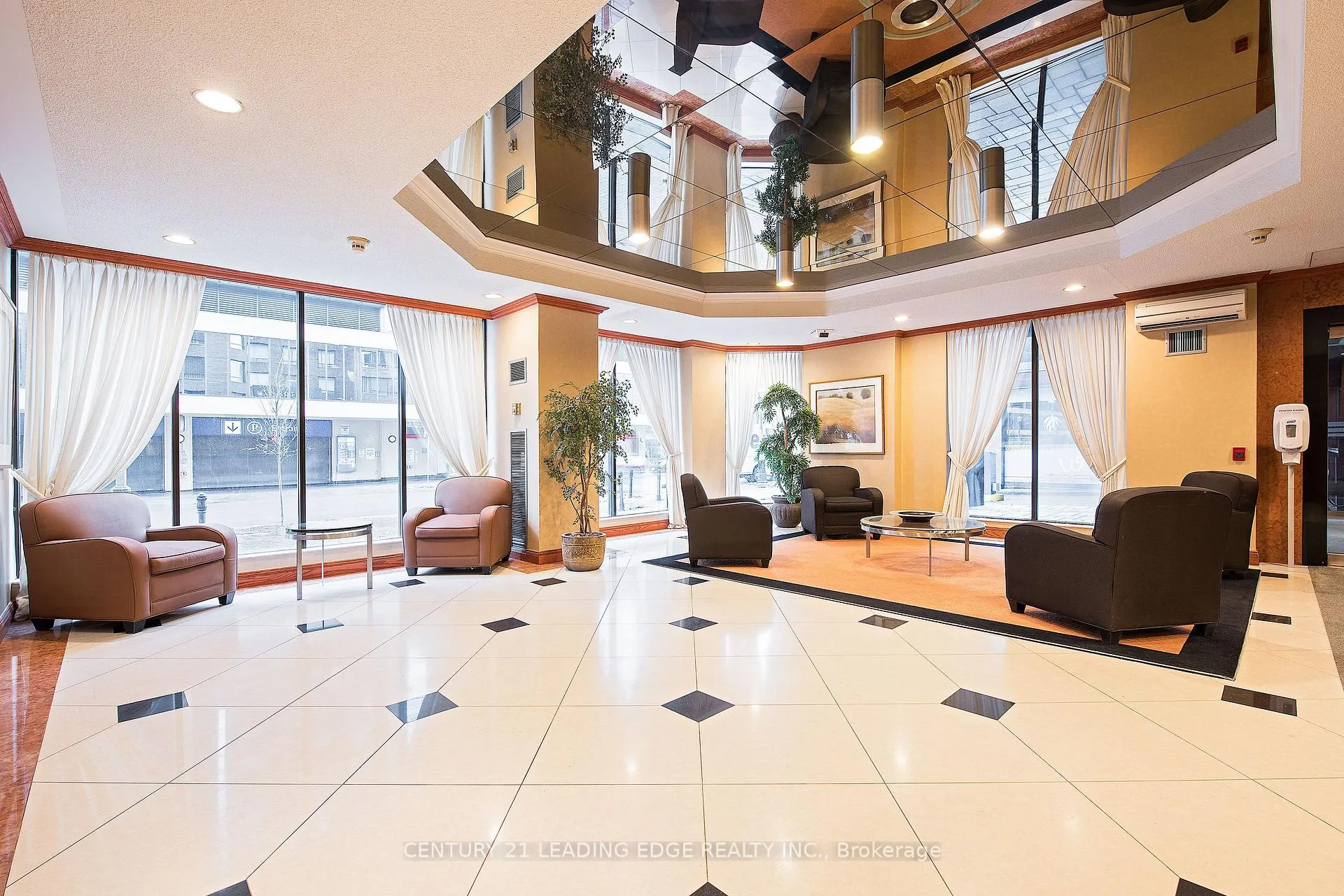 Photo 3 of Unit 2204, 633 Bay Street, Toronto, Bay Street Corridor — HOMEH