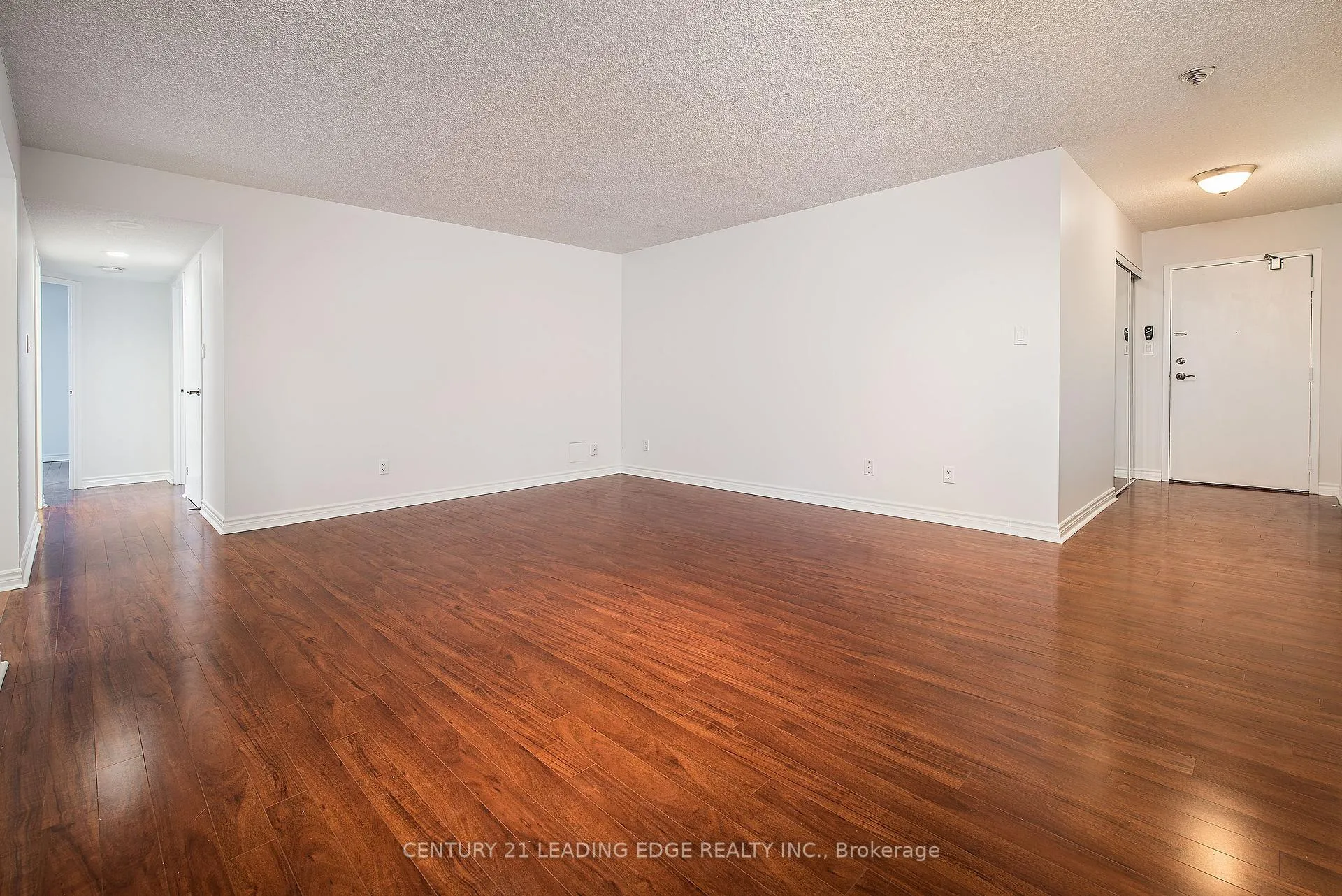 Photo 7 of Unit 2204, 633 Bay Street, Toronto, Bay Street Corridor — HOMEH