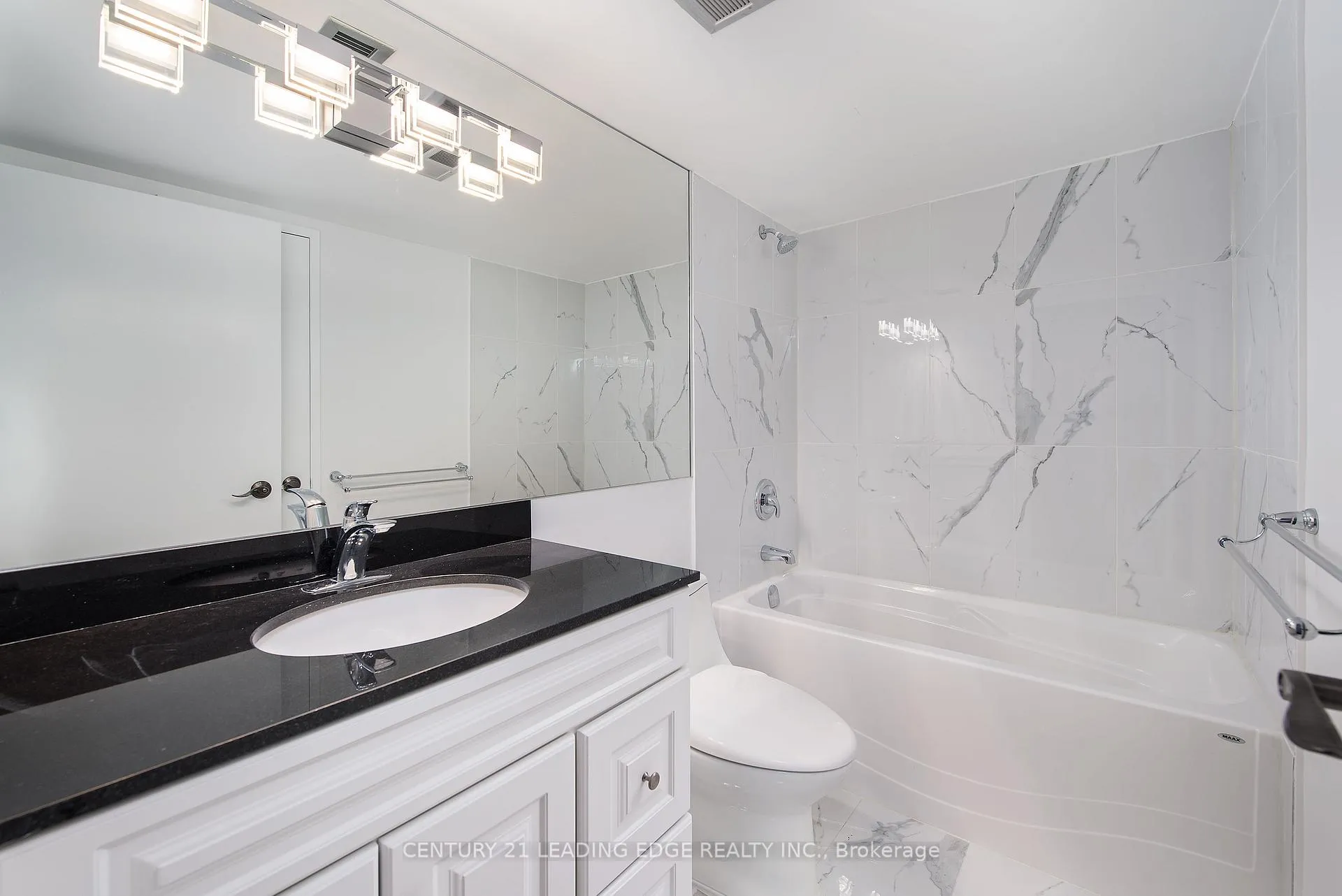 Photo 15 of Unit 2204, 633 Bay Street, Toronto, Bay Street Corridor — HOMEH