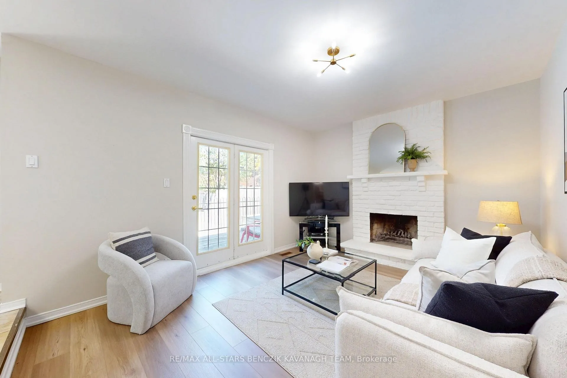 Photo 5 of 14 Parkinson Road, Markham, Markham Village — HOMEH