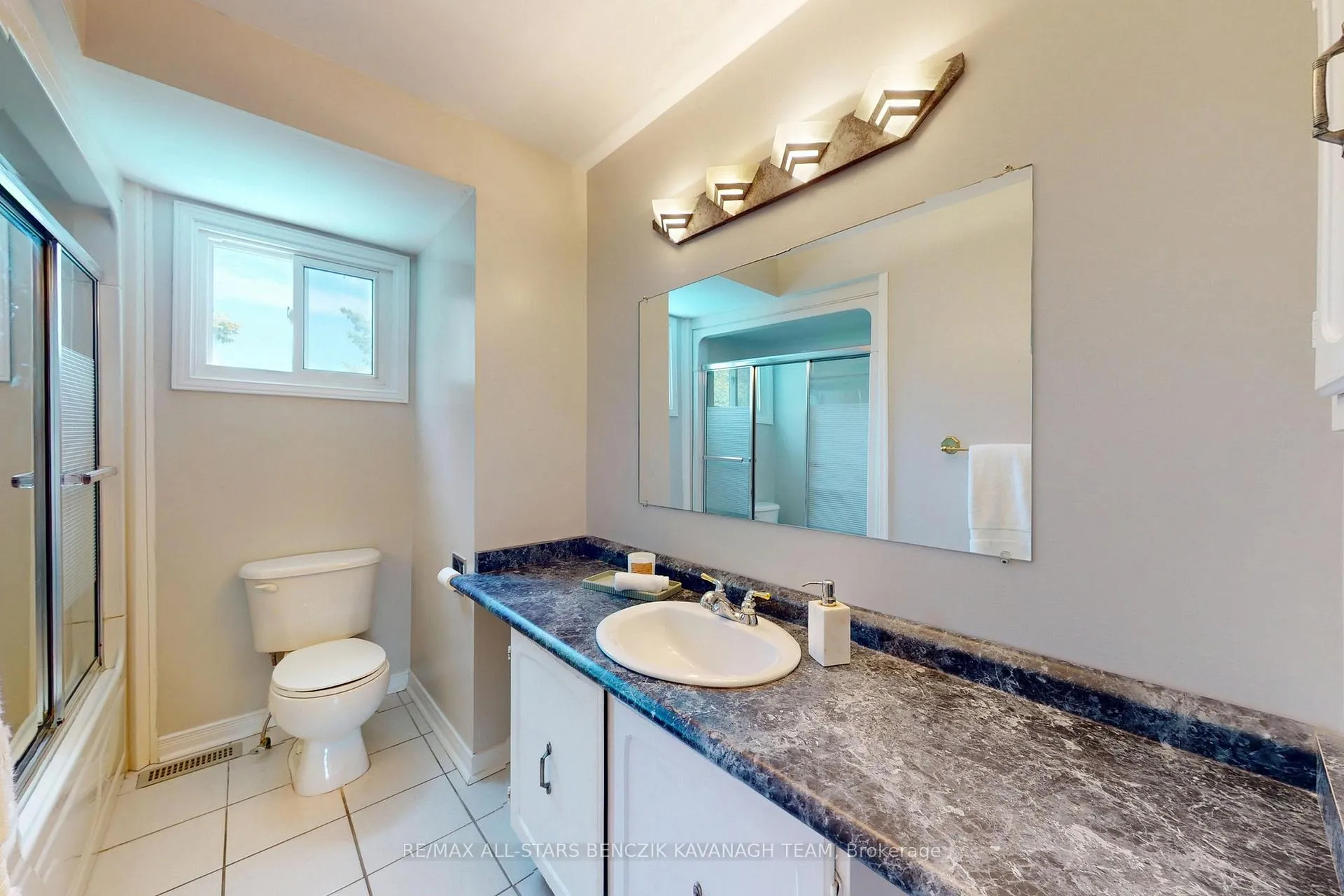 Photo 13 of 14 Parkinson Road, Markham, Markham Village — HOMEH