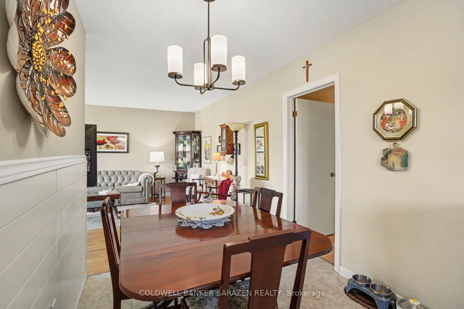 Photo 8 of 205 Airth Boulevard W, Renfrew — HOMEH