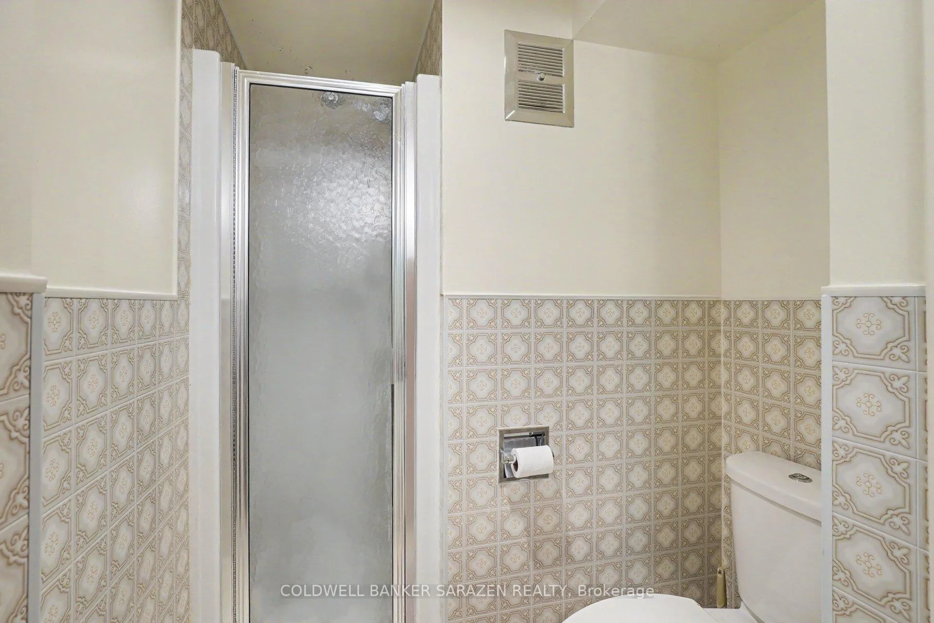 Photo 17 of 205 Airth Boulevard W, Renfrew — HOMEH