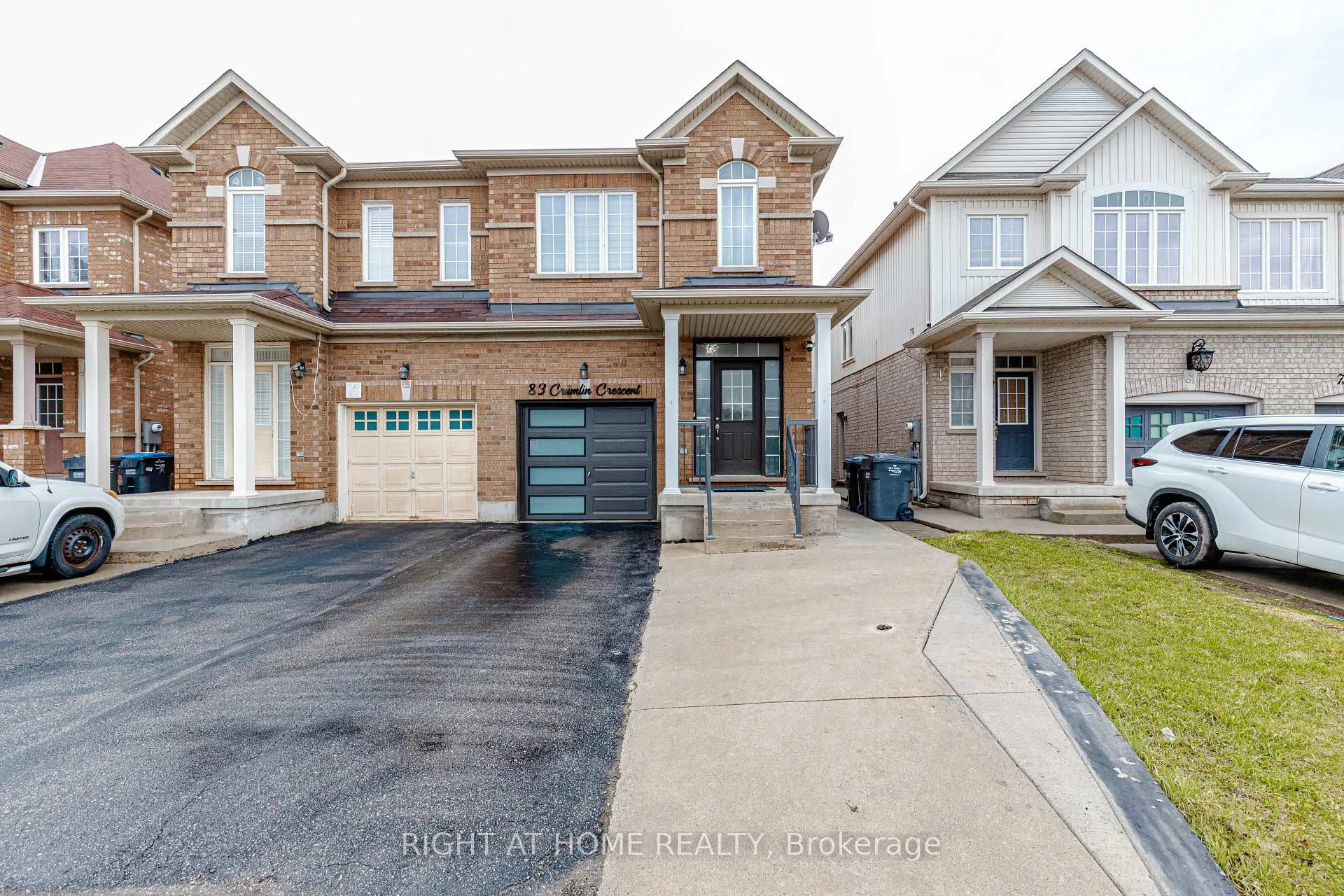 Photo 2 of 83 Crumlin Crescent, Brampton, Credit Valley — HOMEH