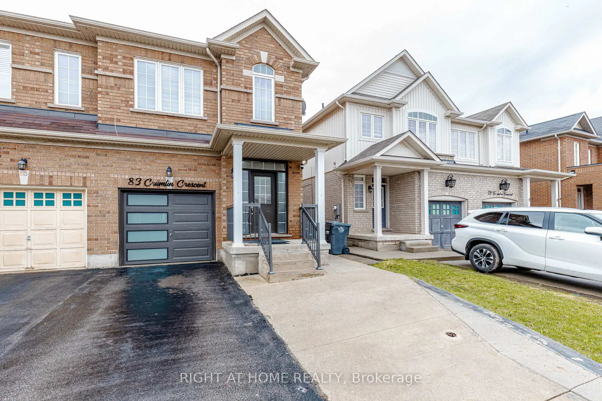 Photo 3 of 83 Crumlin Crescent, Brampton, Credit Valley — HOMEH