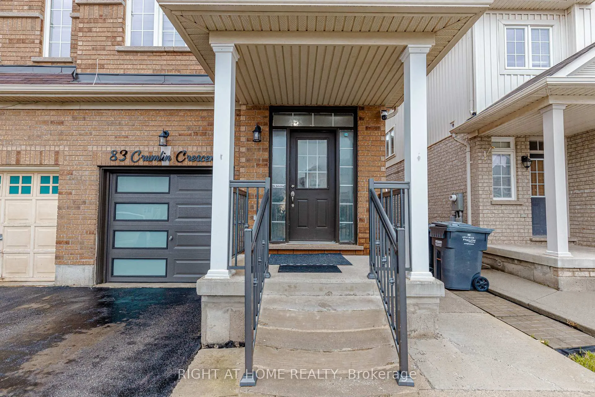 Photo 5 of 83 Crumlin Crescent, Brampton, Credit Valley — HOMEH