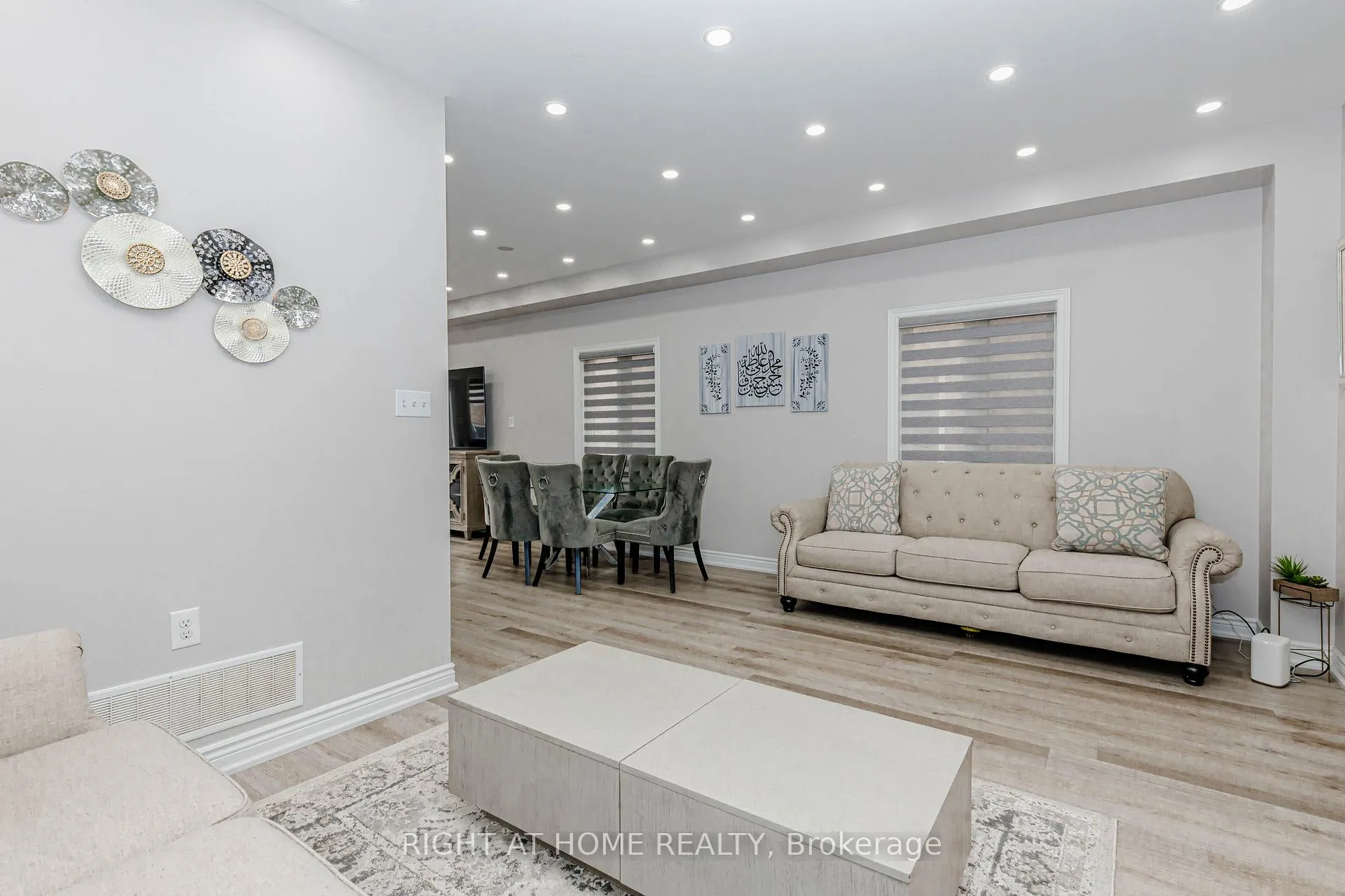 Photo 9 of 83 Crumlin Crescent, Brampton, Credit Valley — HOMEH