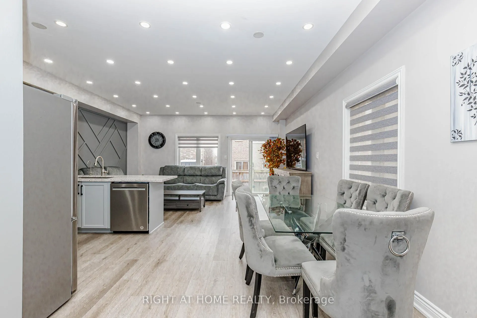 Photo 12 of 83 Crumlin Crescent, Brampton, Credit Valley — HOMEH