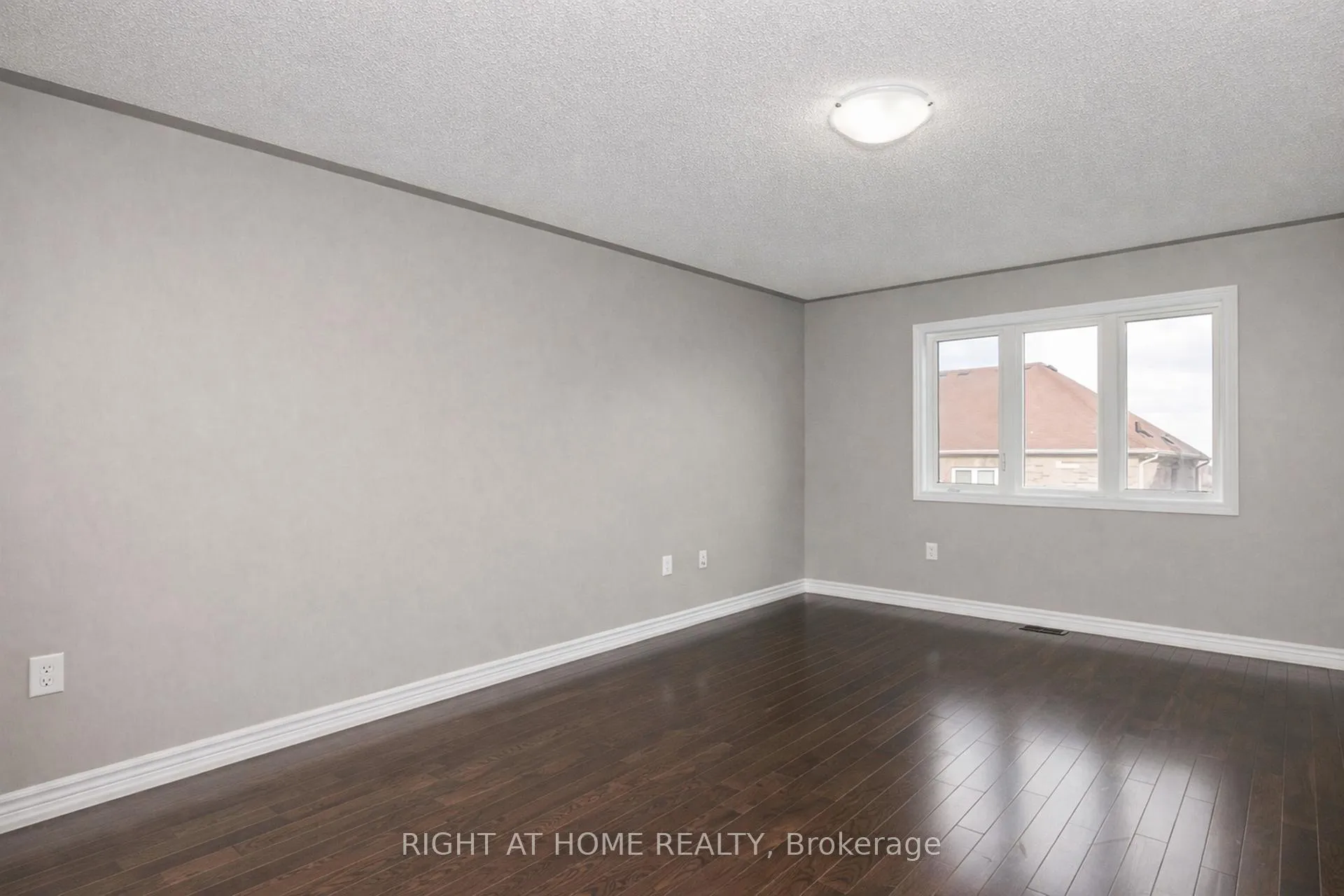 Photo 24 of 83 Crumlin Crescent, Brampton, Credit Valley — HOMEH