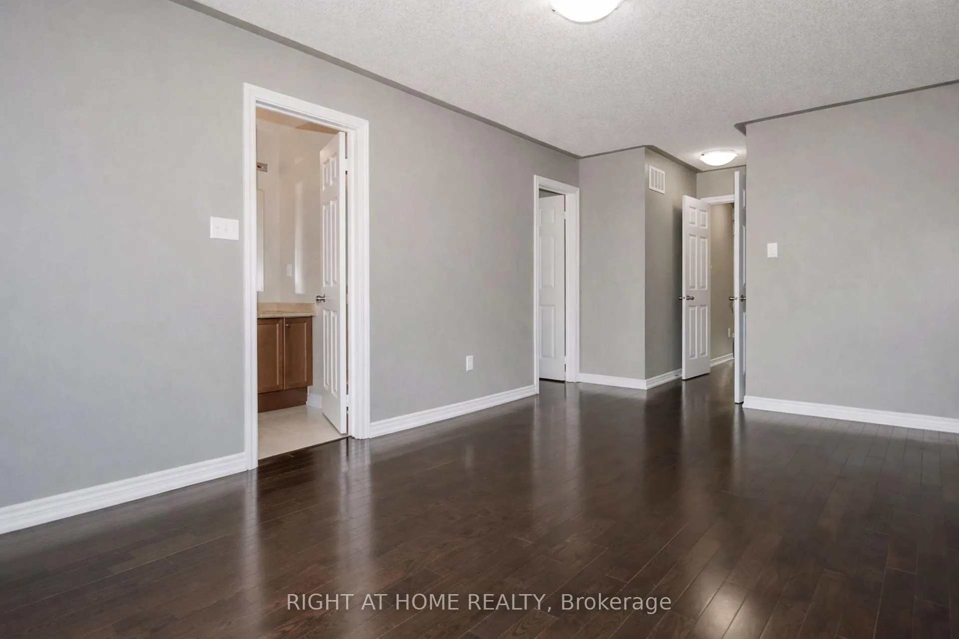 Photo 26 of 83 Crumlin Crescent, Brampton, Credit Valley — HOMEH