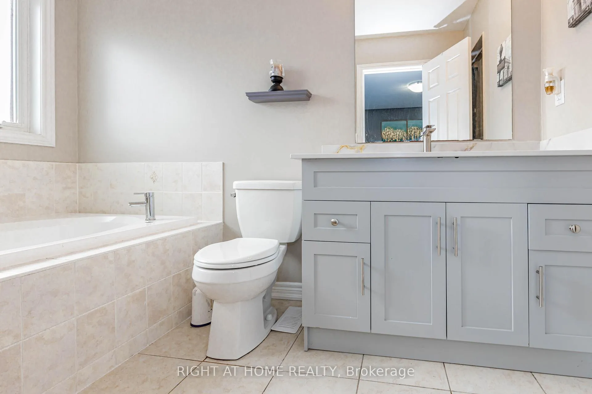 Photo 28 of 83 Crumlin Crescent, Brampton, Credit Valley — HOMEH