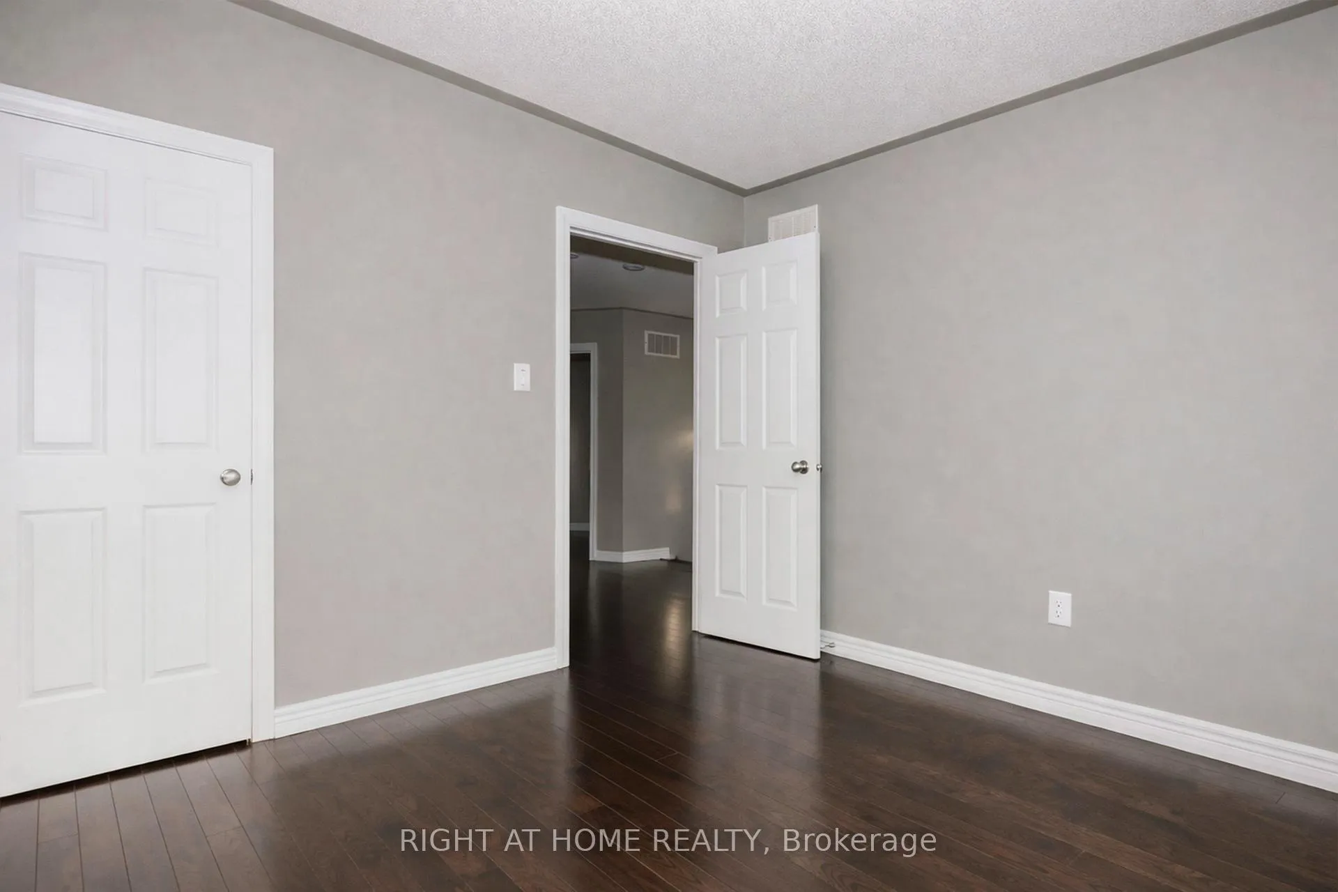 Photo 37 of 83 Crumlin Crescent, Brampton, Credit Valley — HOMEH