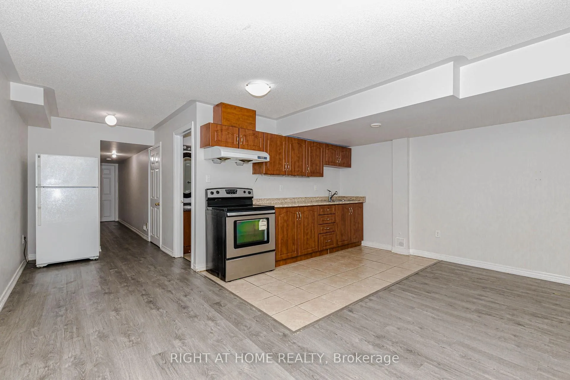 Photo 41 of 83 Crumlin Crescent, Brampton, Credit Valley — HOMEH